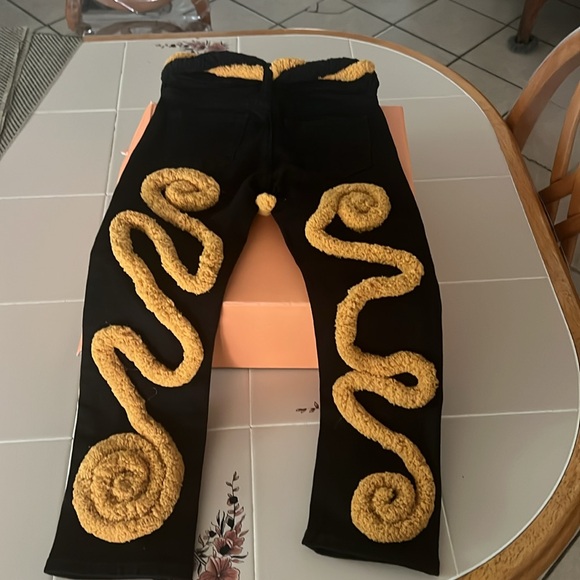 Party Jeans - Picture 3 of 4